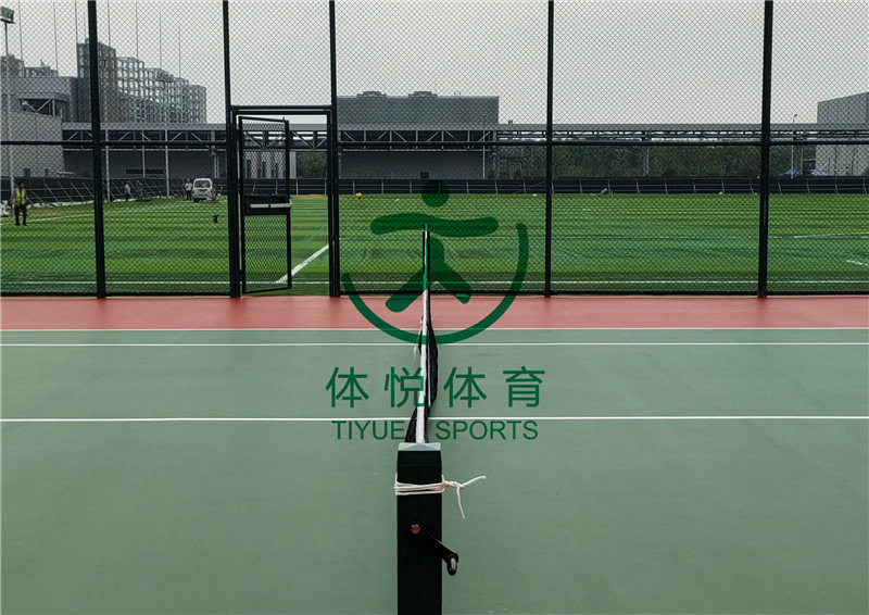 足球場(chǎng)施工工藝流程和體悅太倉(cāng)籃球場(chǎng)、網(wǎng)球場(chǎng)、足球場(chǎng)施工案例