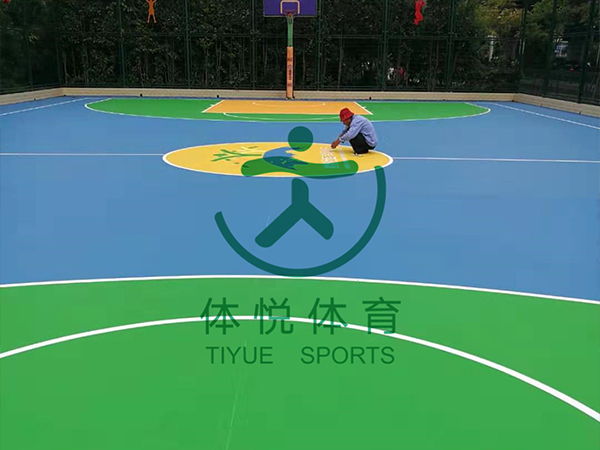 影響球場(chǎng)施工的因素有哪些？下面體悅體育設(shè)施工程就給大家介紹一下。